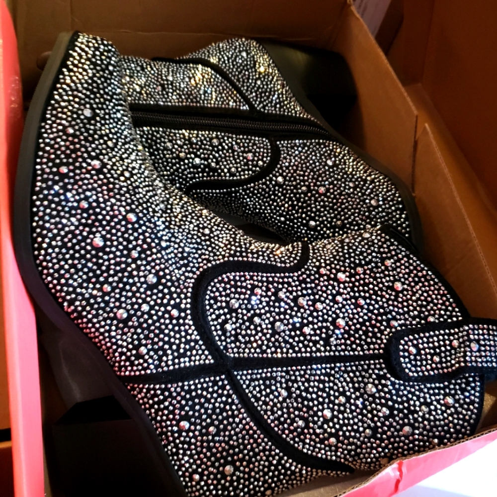 Black Sparkly cowgirl boots